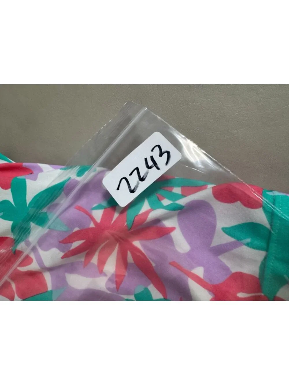 Coolibar Youth UPF 50+ Floral Rash Guard Shirt size Larg Pink Multicolor Beach
